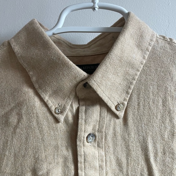 Banana Republic | Untucked Flannel Shirt in Camel | Large - Picture 4 of 7